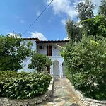 Valmas Village * مدينة سكياثوس